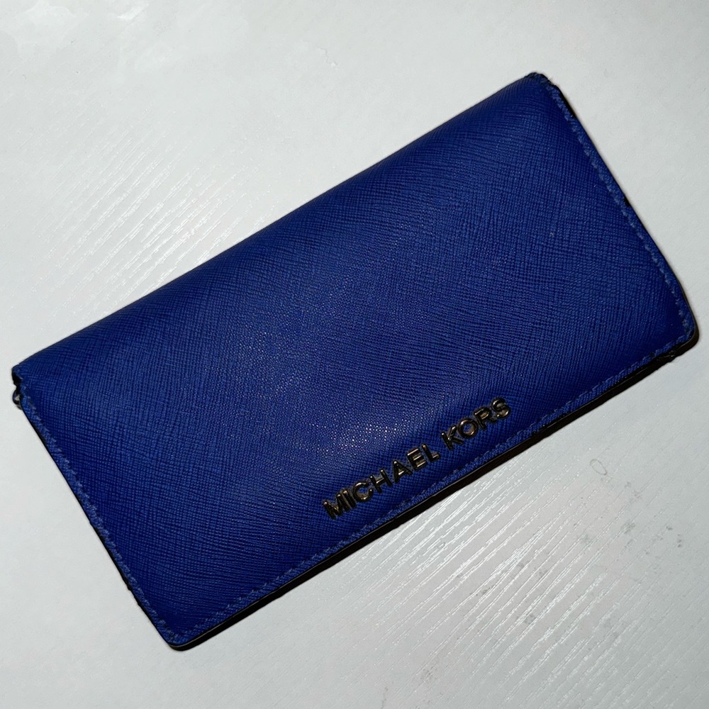 Blue Michael Kors Jet Set LG slim wallet